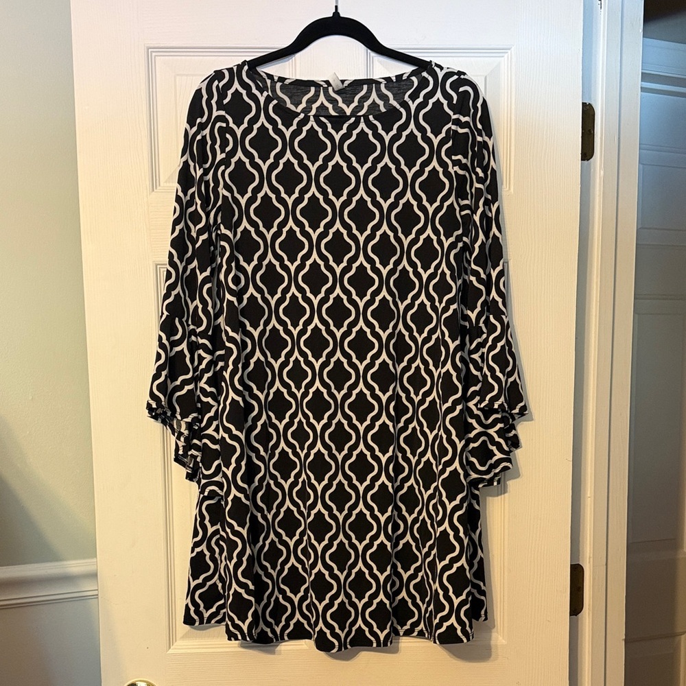 Black and White Patterned Women's Dress